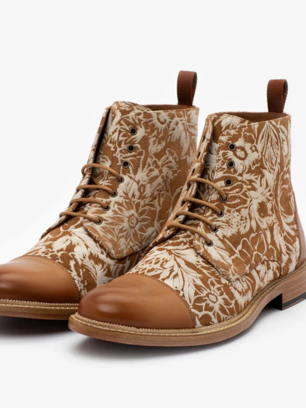 Taft Rome Boot in cream/tan Floral 12 mens